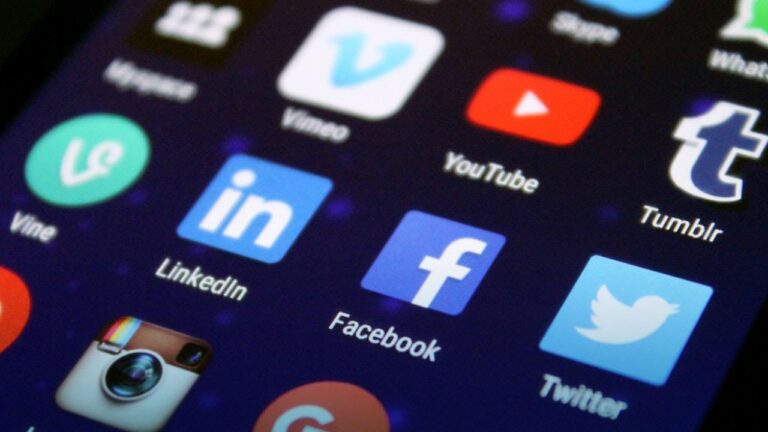 beneficios que brindan las redes sociales