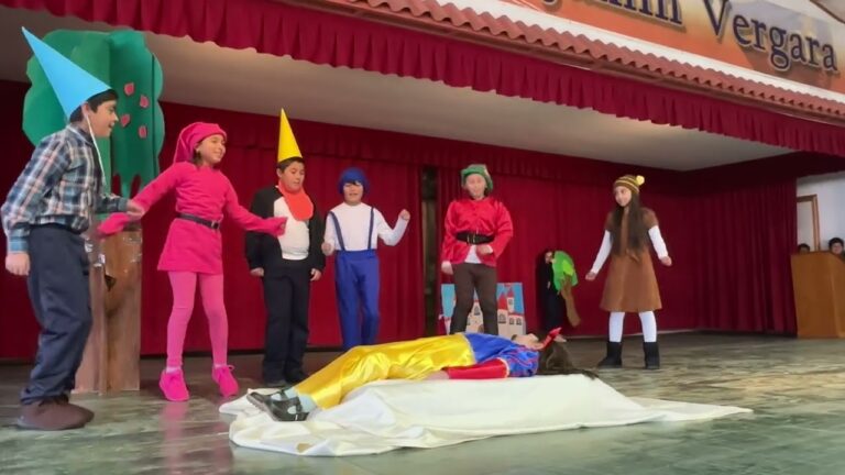 obra de teatro de blancanieves y los 7 enanitos guion